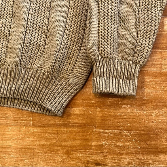 WESTCHESTER CLASSICS Crewneck Sweater - Picture 3 of 7